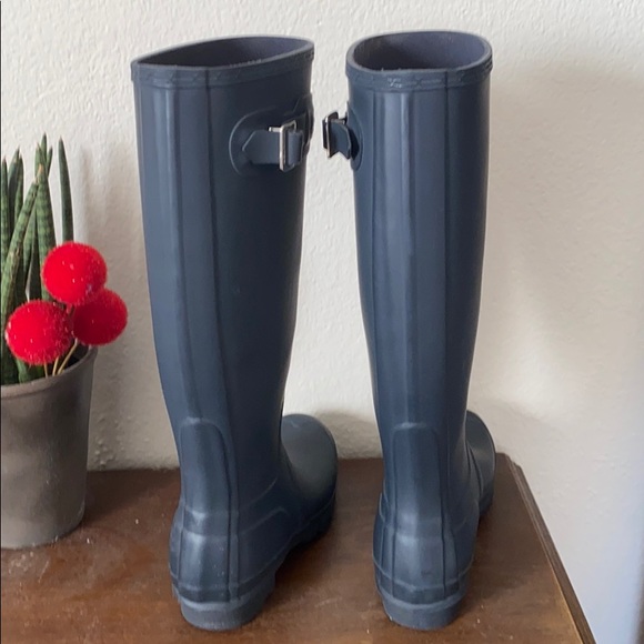 Navy Blue Original Tall Hunter Rainboot includes blue tall hunter socks - Picture 4 of 7